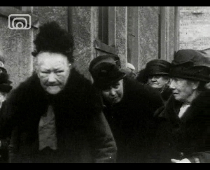Still frame from &#039;Lochgelly Old Age Pensioner&#039;s Drive to the Crook O&#039; Devon (c1928)&#039;